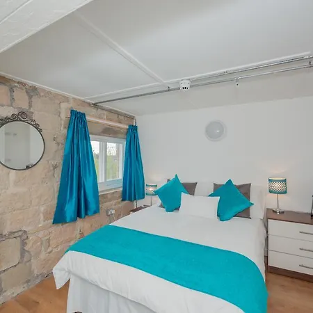Benley City Stays - Kirkstall Bridge Apartments