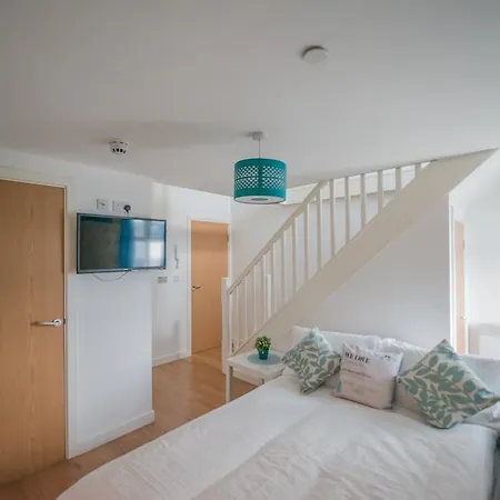 Benley City Stays - Kirkstall Bridge Apartments